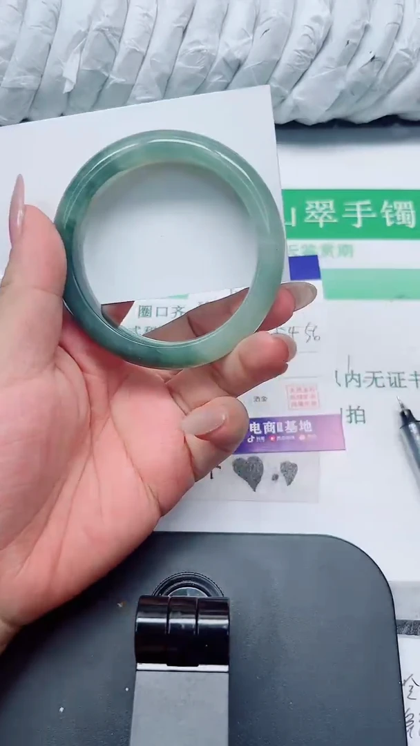 石英质玉手镯未镶嵌147-55.8