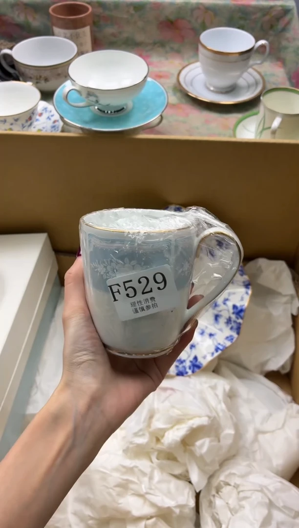瓷片淡**眸       F529