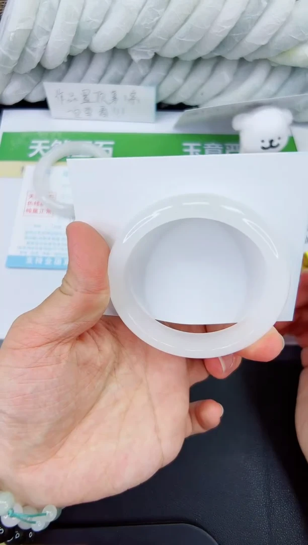 【闪购商品】石英质玉手镯未镶嵌584-56