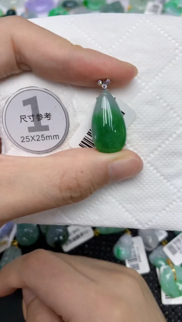 颈饰18K金镶嵌翡翠11111111