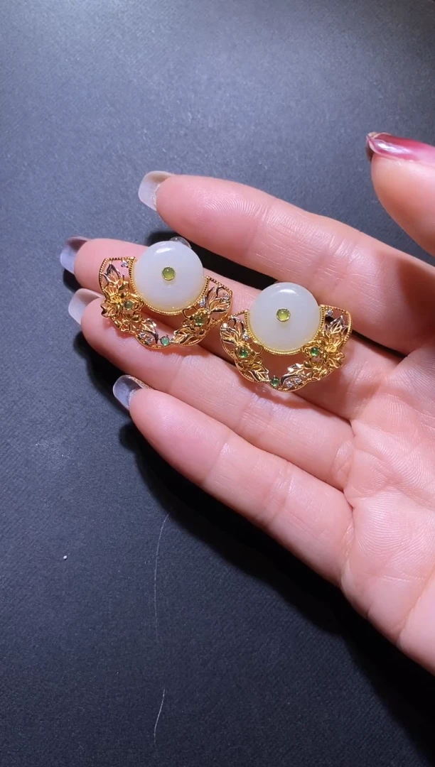 银S925镶嵌和田玉耳饰平安扣耳钉