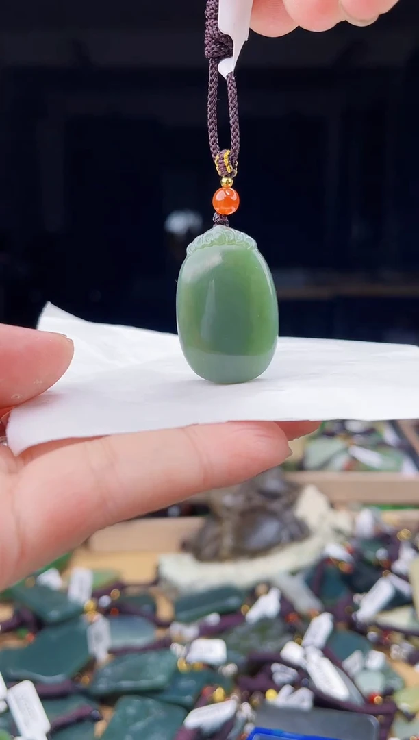 颈饰未镶嵌和田玉1