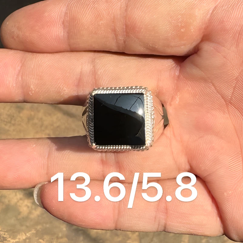 0204(小哪吒在源头)冰种翡翠镜子墨翠戒面黝黑锃亮干净肉细M200