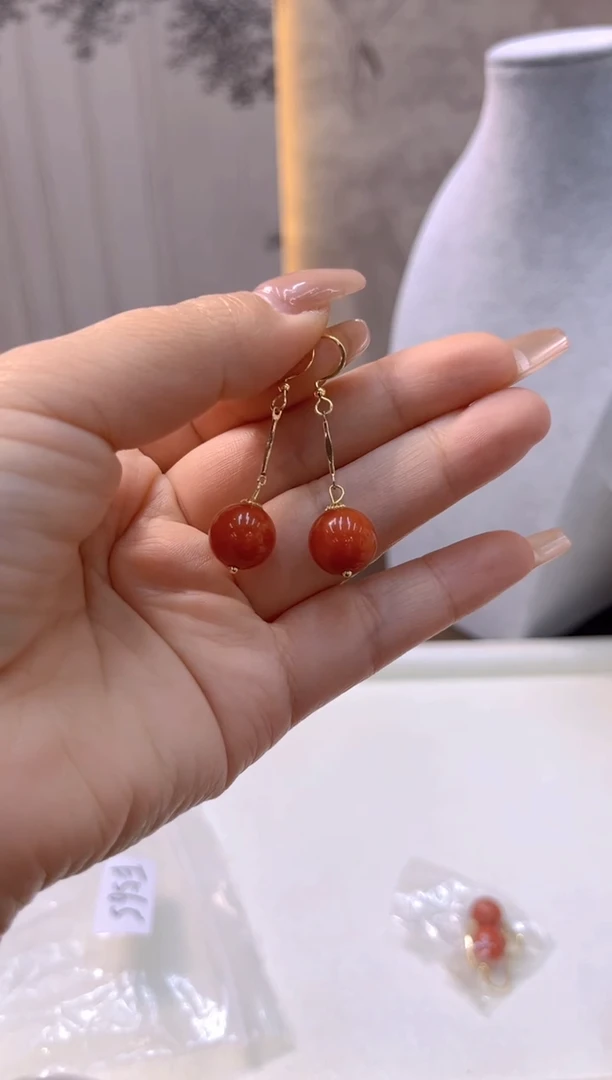 14K金镶嵌翡翠耳饰E565