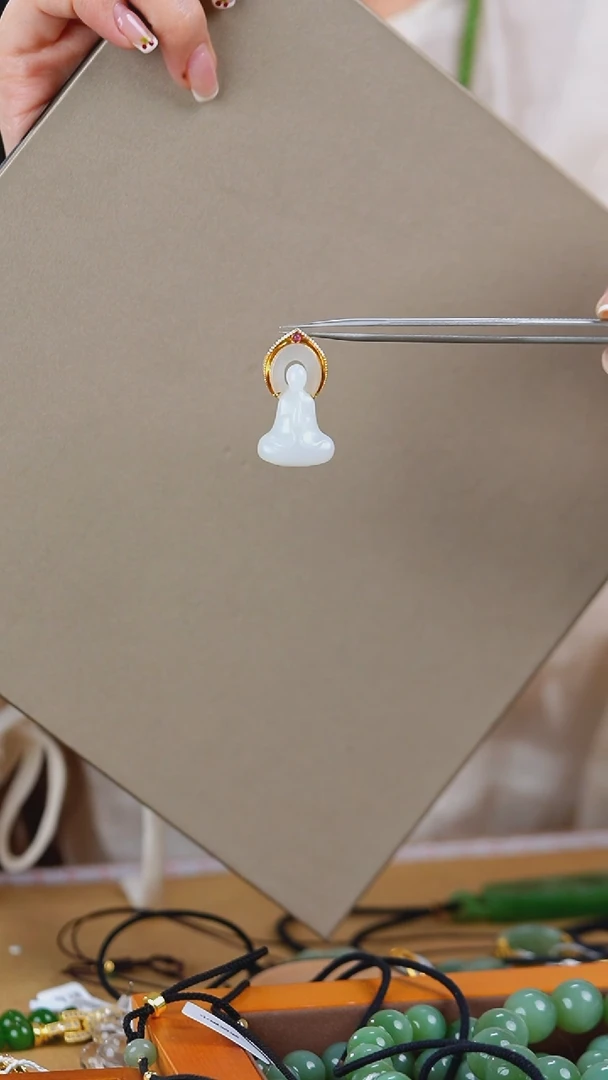 吊坠(不含链)18K金镶嵌和田玉吊坠