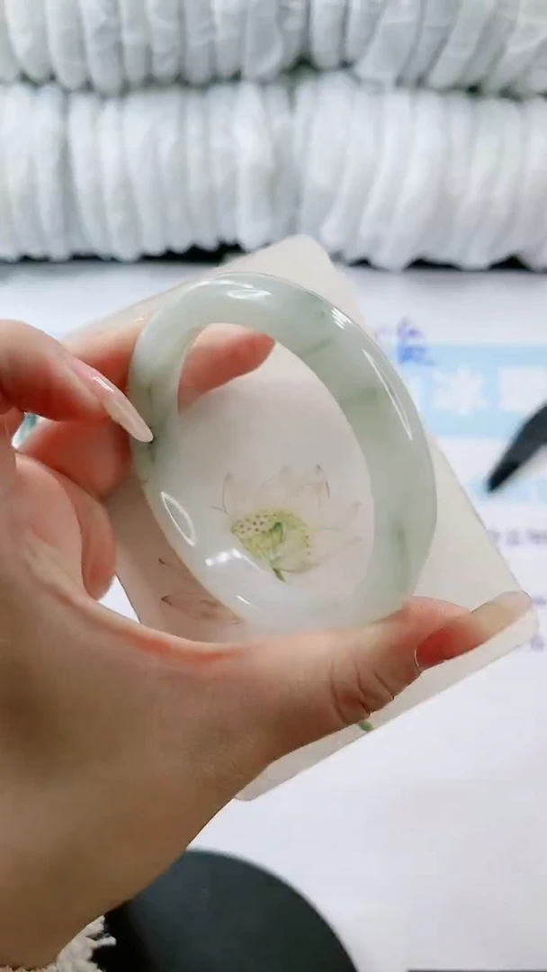 【闪购商品】石英质玉手镯未镶嵌多样性发货S508