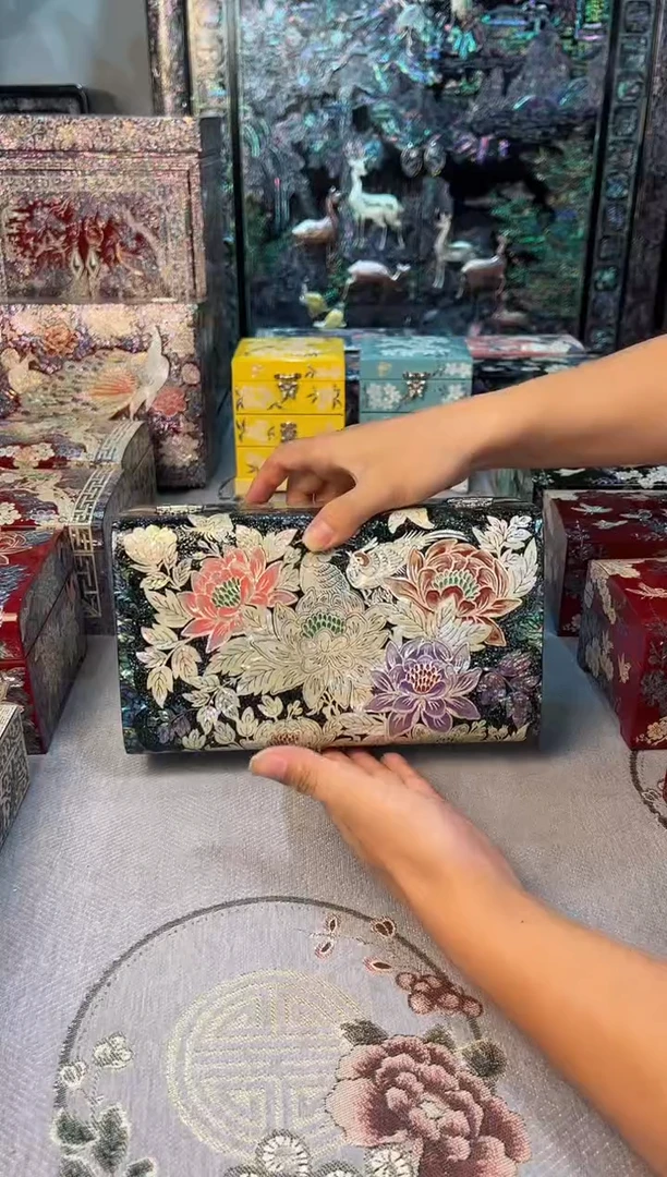 黑金鲍全满螺·弘贝雅螺钿漆器文化馆