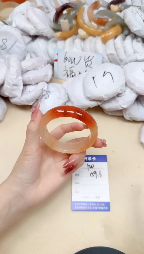 未镶嵌手镯石英质玉120/59.3