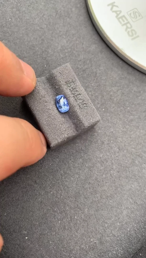 裸石蓝宝石1.6ct矢车菊 AH 定制