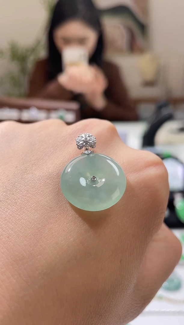 吊坠(不含链)18K金镶嵌翡翠平安扣