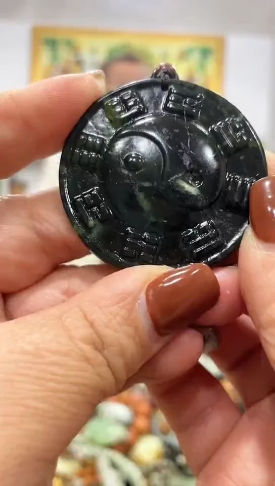 未镶嵌蛇纹石玉挂件