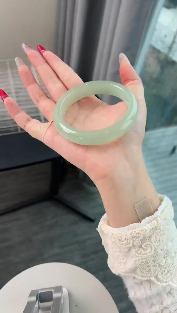 未镶嵌手镯石英质玉23.56