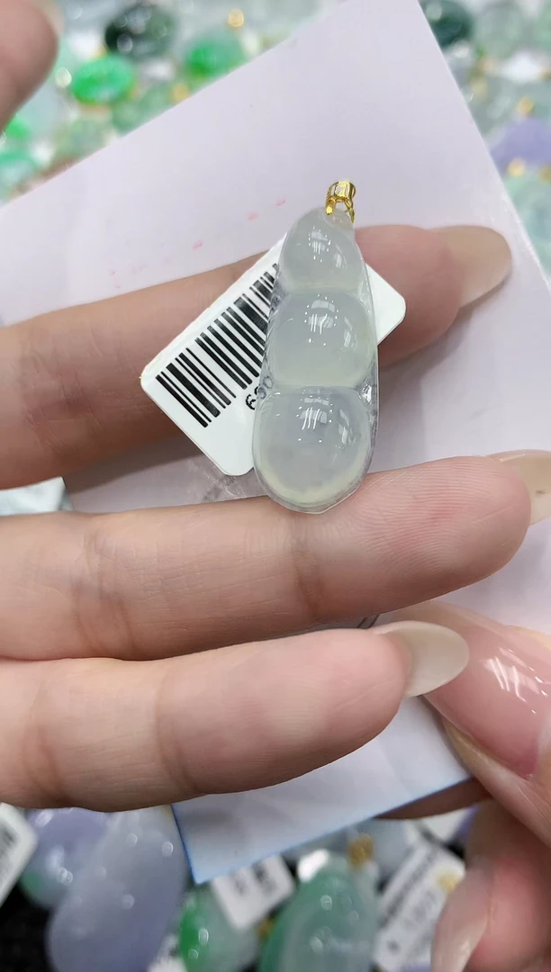 颈饰18K金镶嵌翡翠111111111111