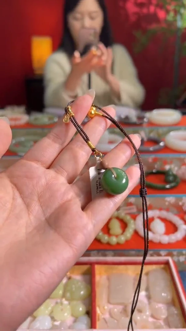 颈饰未镶嵌和田玉I*e碧玉平安扣