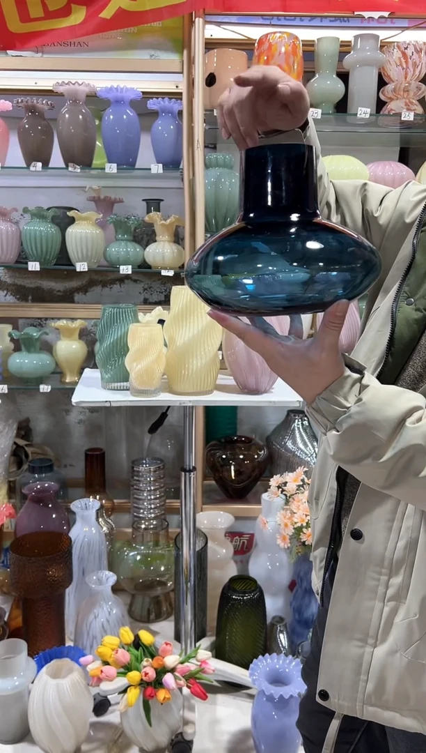 【闪购商品】无铅玻璃蓝色大肚花瓶微瑕介意勿拍