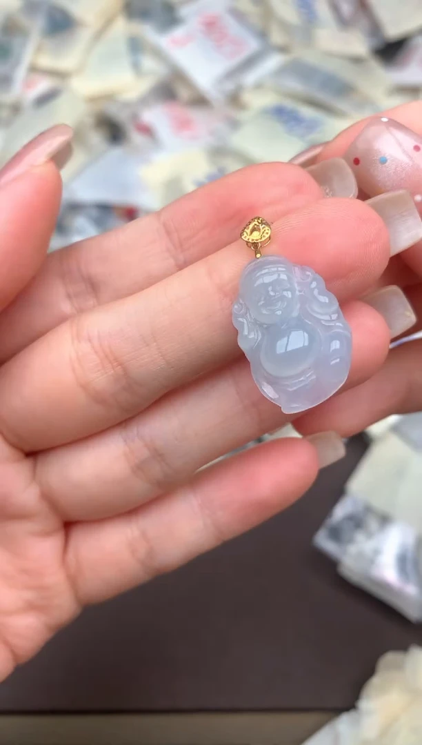 18K金镶嵌挂件翡翠一