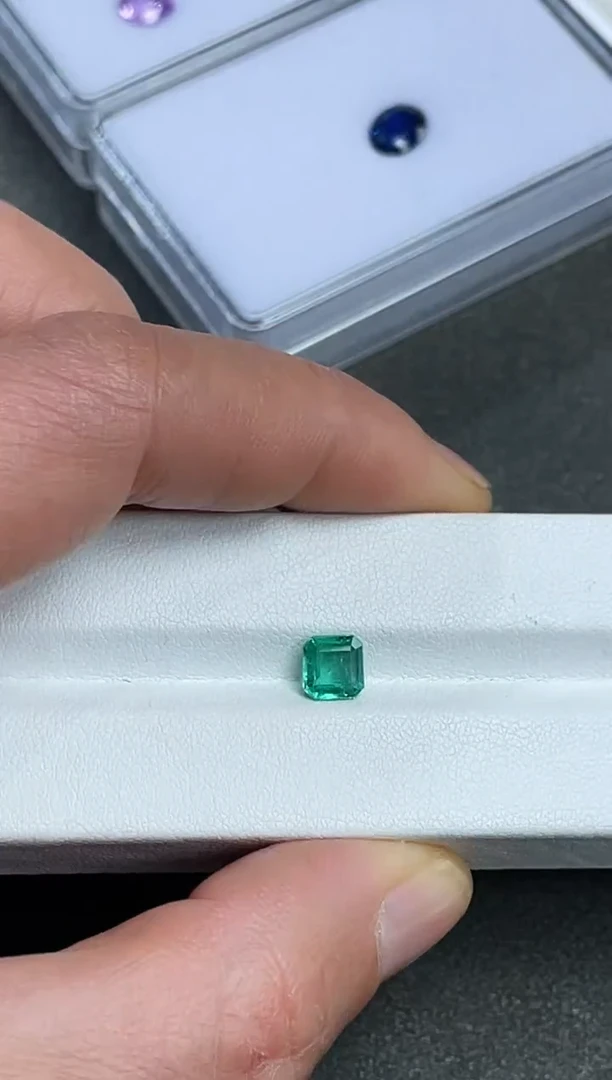 裸石祖母绿裸石1