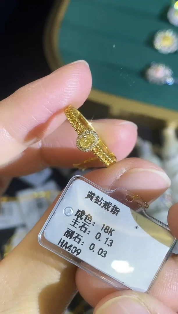 18K金镶嵌戒指钻石4
