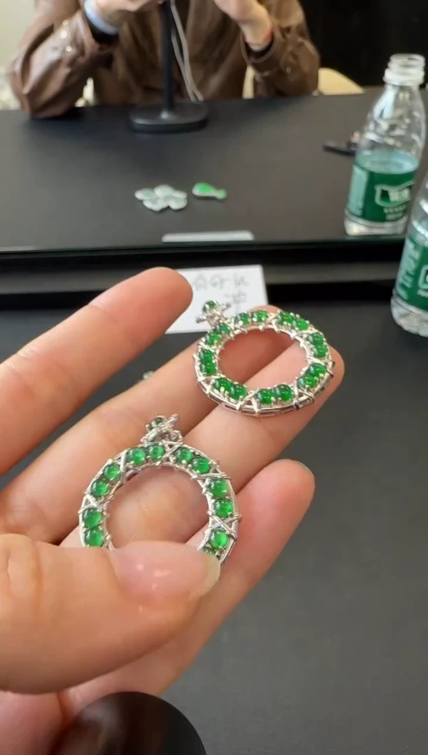 【闪购商品】翡翠吊坠(不含链)银S925镶嵌多样性发其一没有鉴赏期