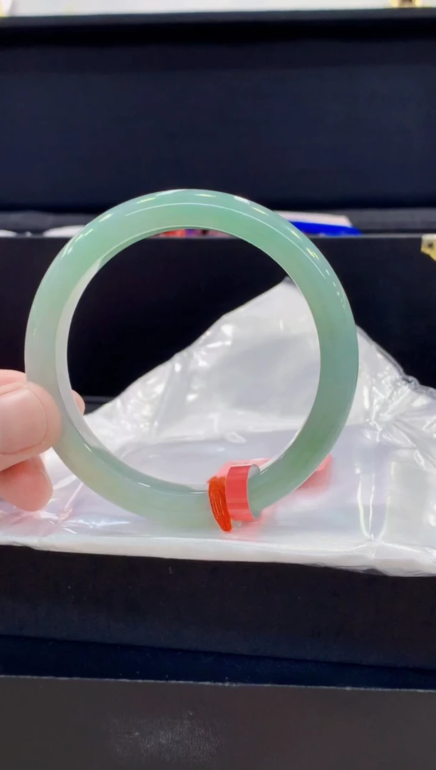 未镶嵌手镯翡翠翡翠手镯