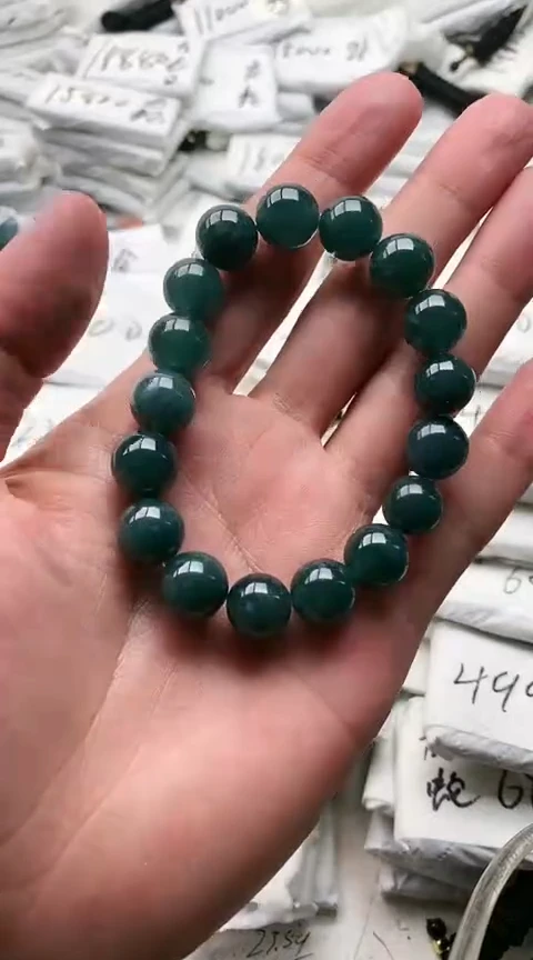 翡翠未镶嵌颈饰手串