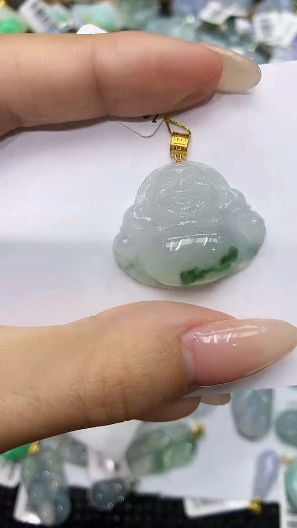 翡翠18K金镶嵌颈饰111111111111