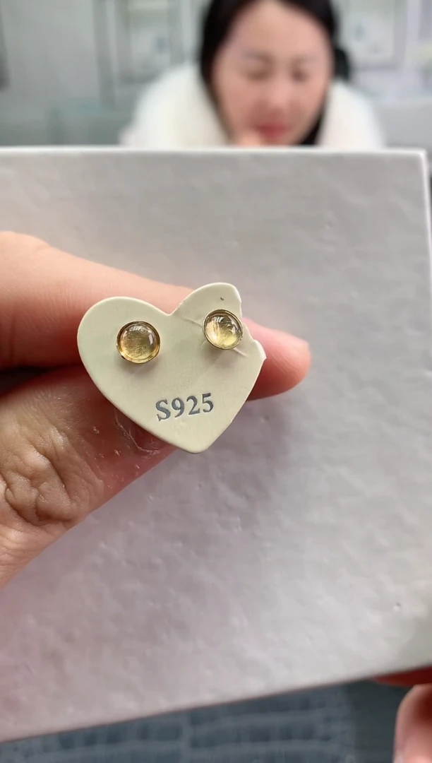 【闪购商品】碧玺耳钉未镶嵌多样性发一条