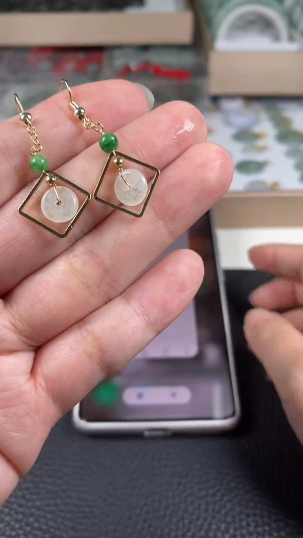 【闪购商品】翡翠挂件未镶嵌耳饰