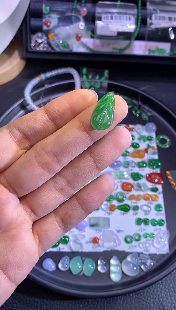 未镶嵌挂件翡翠叶子