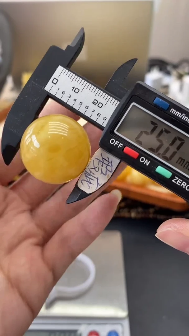 琥珀未镶嵌珠宝奇石1099