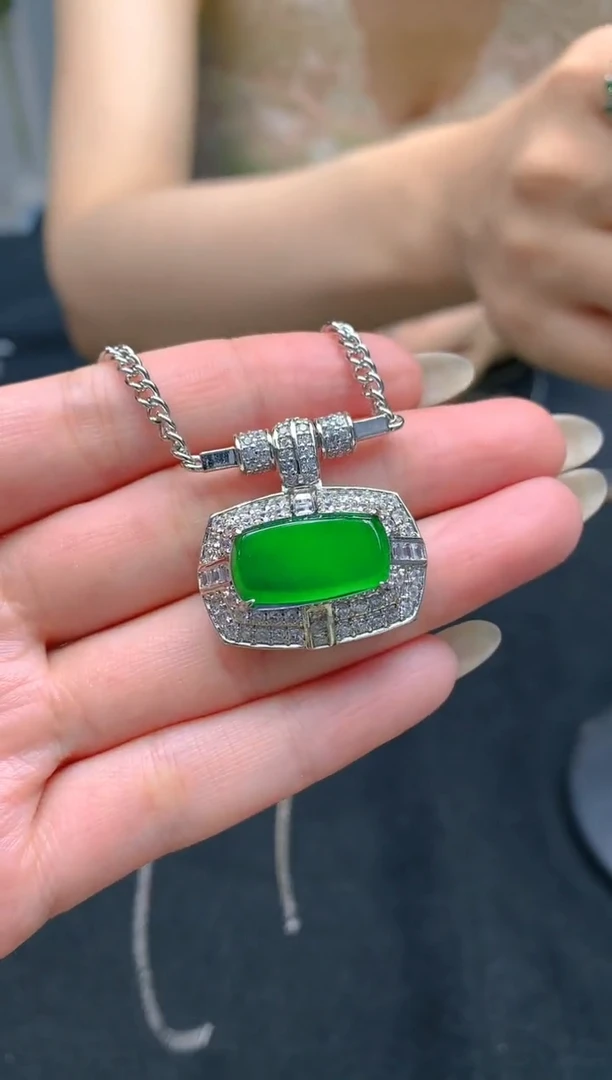 翡翠未镶嵌颈饰天然A货翡翠