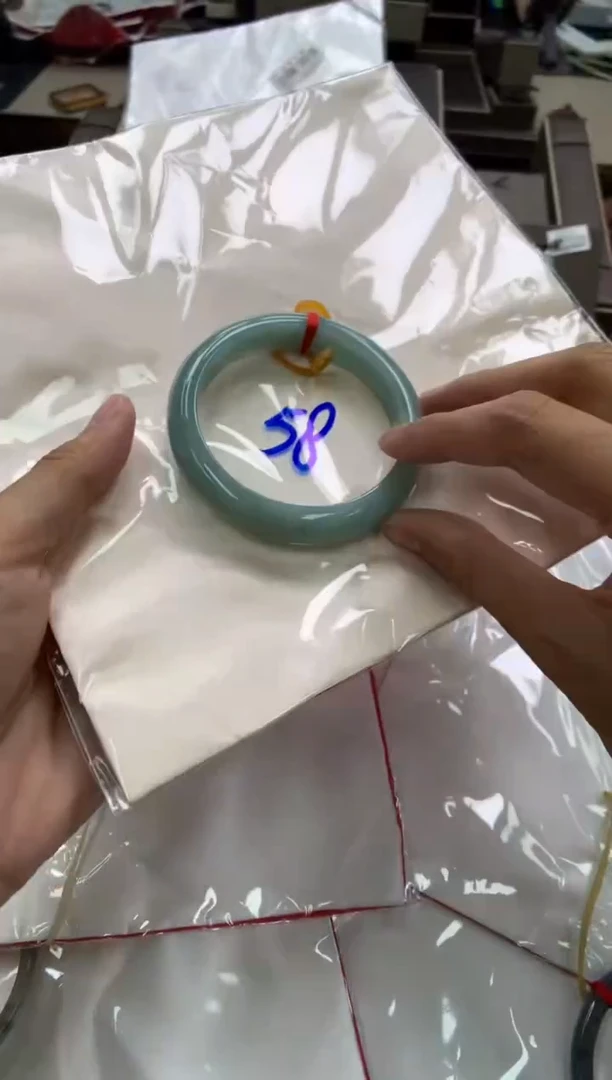 颈饰未镶嵌翡翠手镯58#