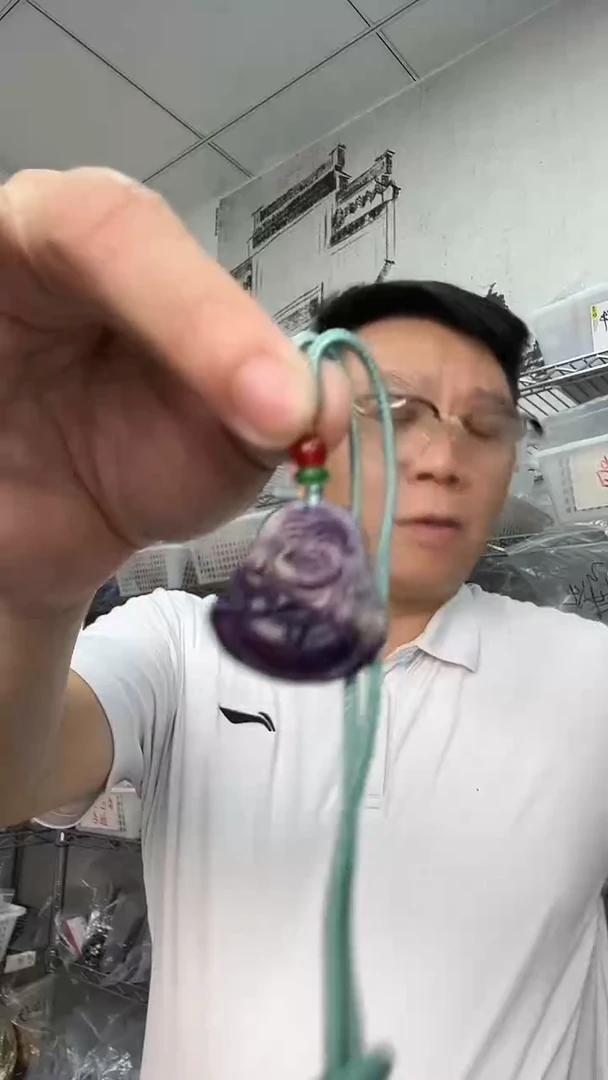 裸石琥珀未镶嵌（有瑕介意勿拍）