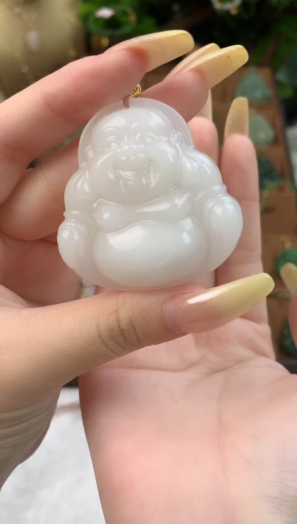 颈饰未镶嵌和田玉吊坠