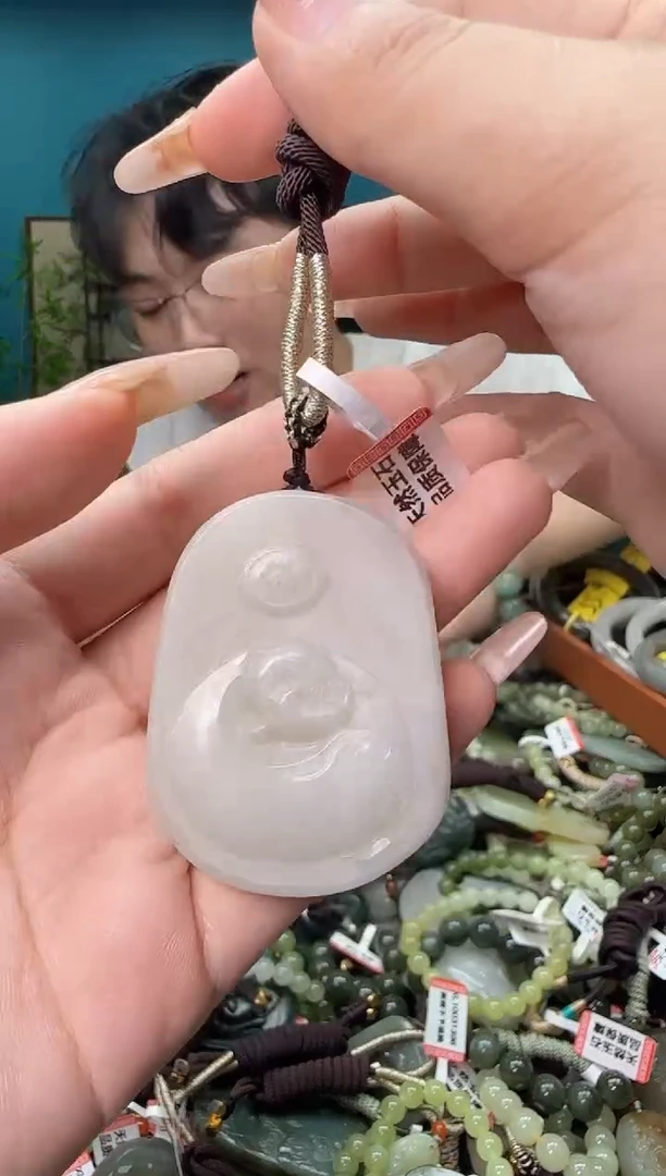 颈饰未镶嵌和田玉多样性发一