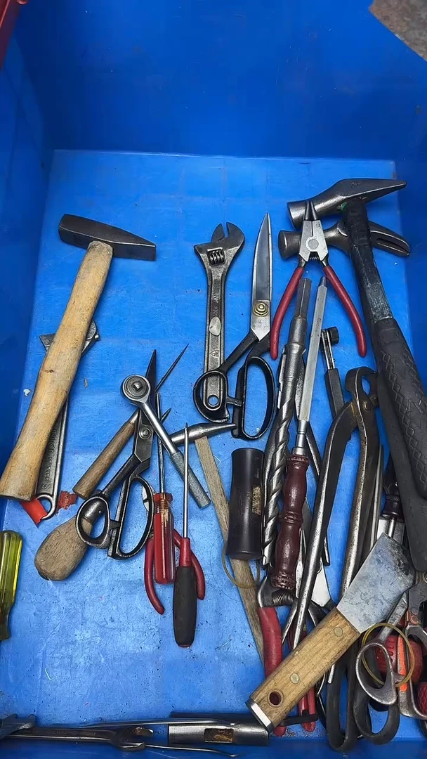 东*五金工具钳子剪子等25