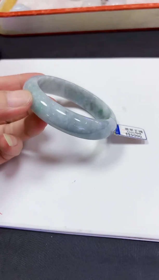 翡翠未镶嵌颈饰手镯58.8
