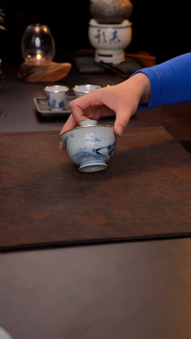 景德镇仿明青花手绘大虾盖碗三包银口