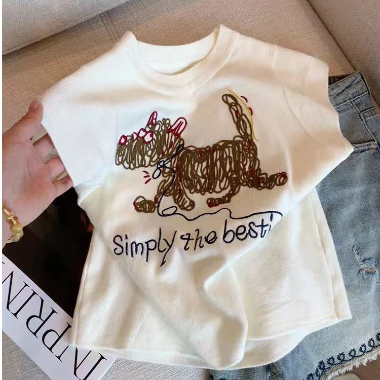 夏季新款百搭小众修身无袖上衣2025年时尚设计刺绣圆领白色背心女