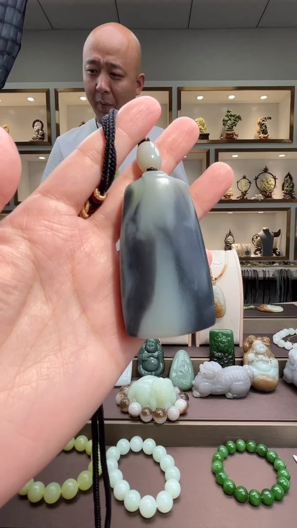 颈饰未镶嵌和田玉苏