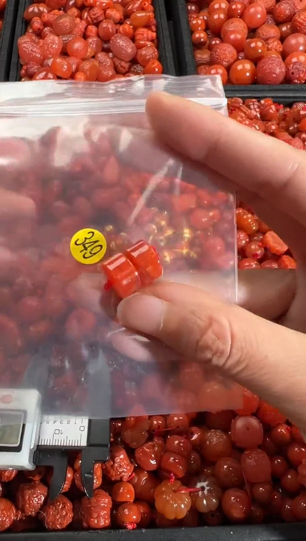 【闪购商品】南红玛瑙颈饰未镶嵌1