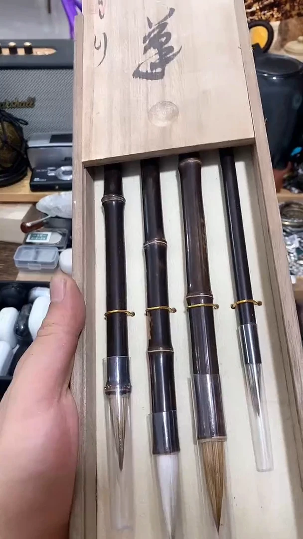 瓷片闪购商品  如图所示