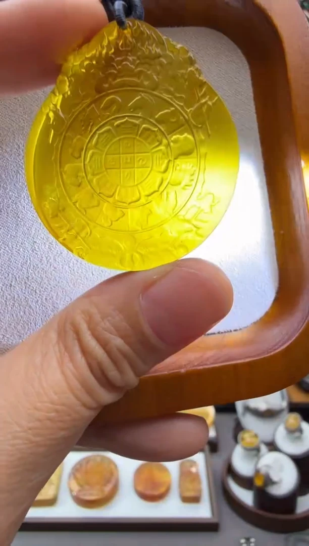 未镶嵌颈饰琥珀九宫八卦吊坠