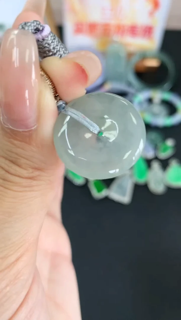 翡翠未镶嵌颈饰吊坠|不退不换
