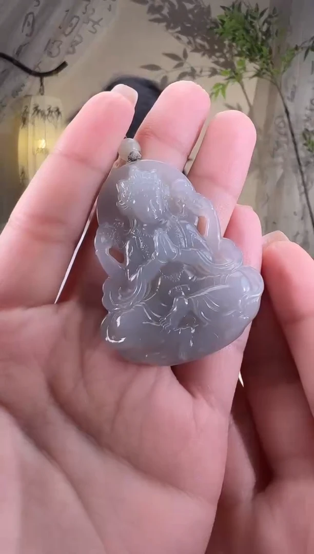 和田玉未镶嵌颈饰四臂观音