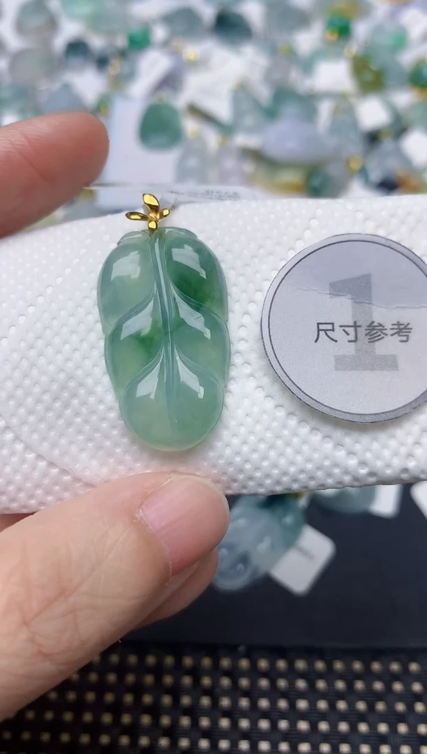 颈饰18K金镶嵌翡翠天然缅甸A货翡翠