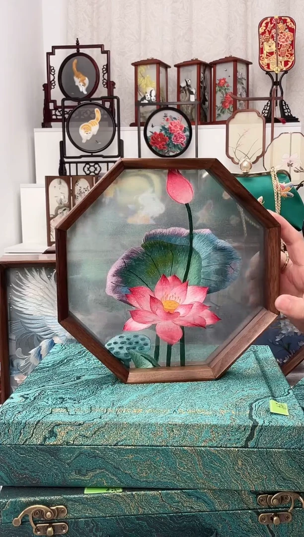 扇子苏绣作品手工摆台