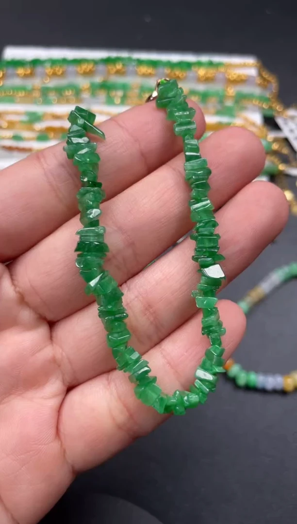 套链18K金镶嵌翡翠一条   P281