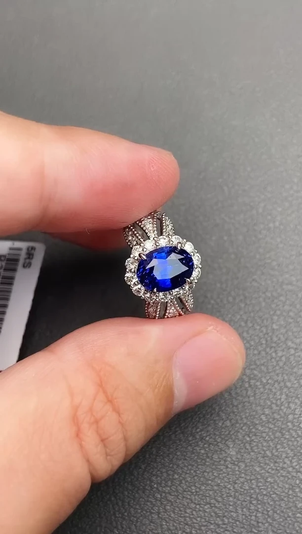 戒指蓝宝石18K金镶嵌2.55ct/皇家蓝/涨价前清货