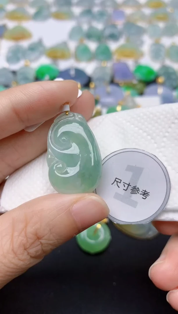 翡翠18K金镶嵌颈饰天然缅甸A货翡翠